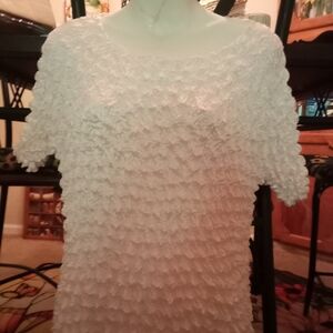 F.C. One Size Fits All Cream Blouse Pullover